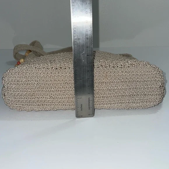 Liz Claiborne Vintage woven shoulder crossbody taupe color bag. EUC - Picture 5 of 9